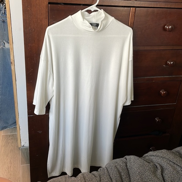 Dressed In LALA- Sold Out- Icon Mock Neck WHITE Top SIZE Medium - Picture 7 of 7